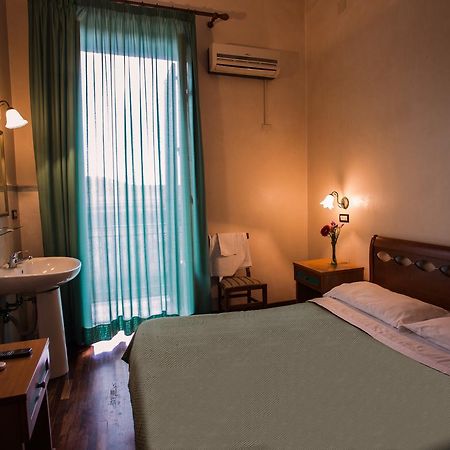 Hotel Italia Palermo Bagian luar foto