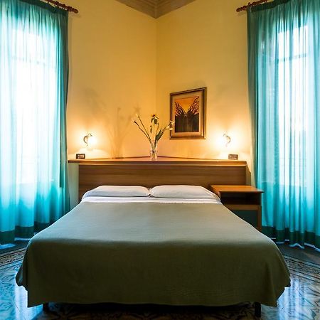 Hotel Italia Palermo Bagian luar foto
