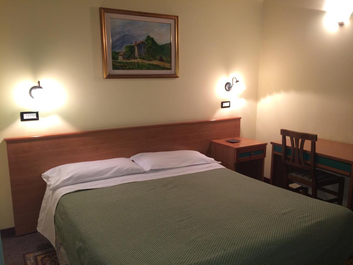 Hotel Italia Palermo Bagian luar foto
