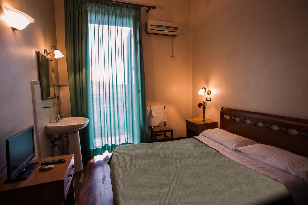 Hotel Italia Palermo Bagian luar foto