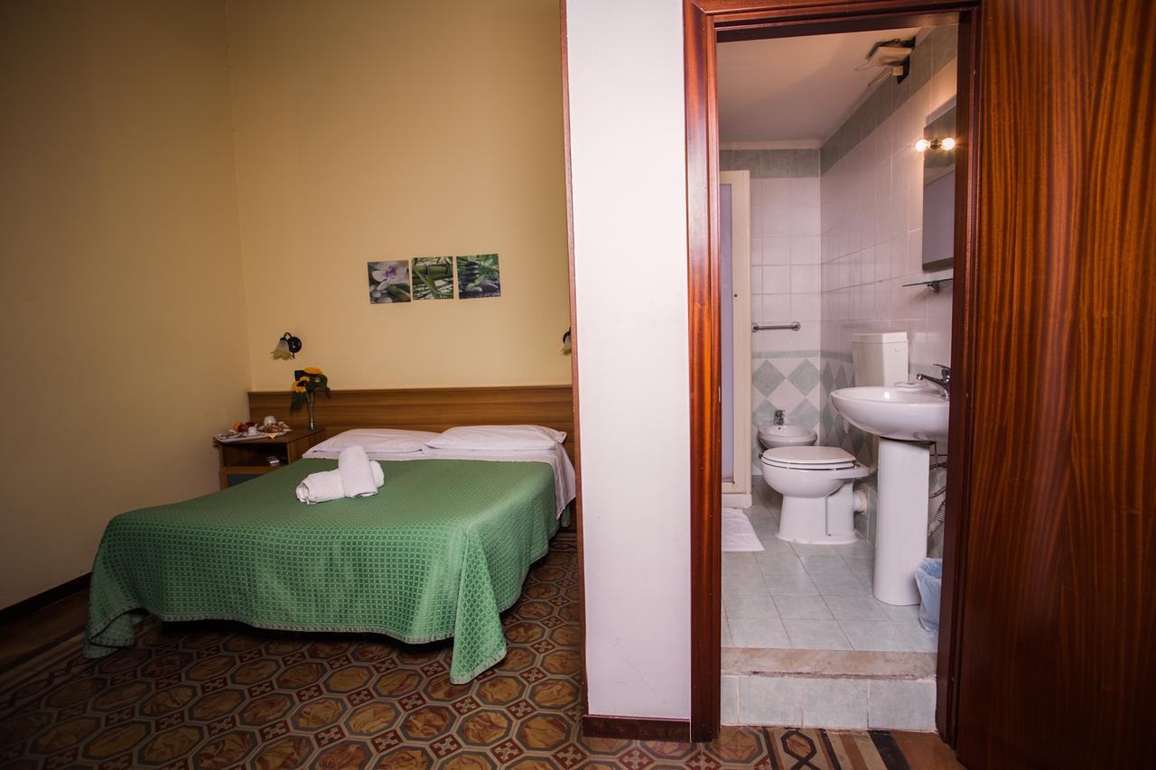 Hotel Italia Palermo Bagian luar foto