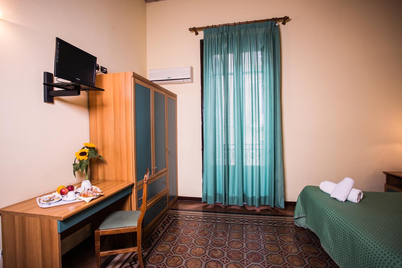 Hotel Italia Palermo Bagian luar foto