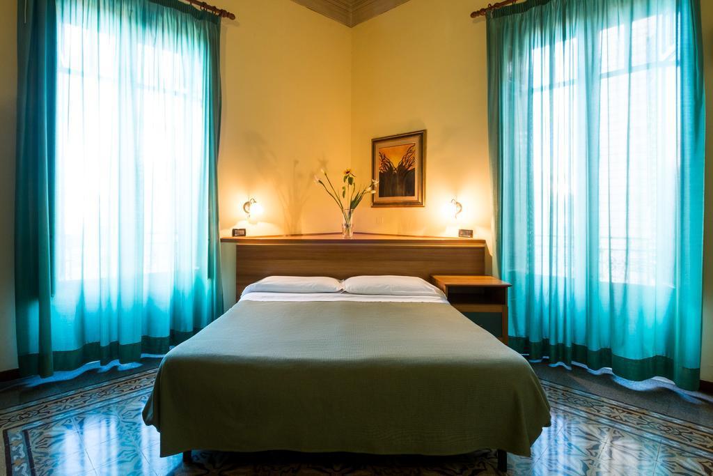 Hotel Italia Palermo Bagian luar foto