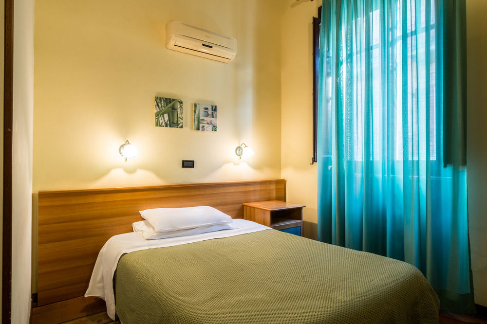Hotel Italia Palermo Bagian luar foto