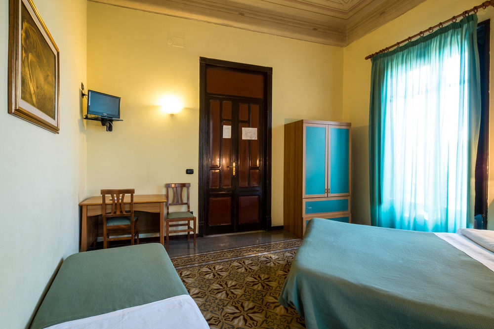Hotel Italia Palermo Bagian luar foto