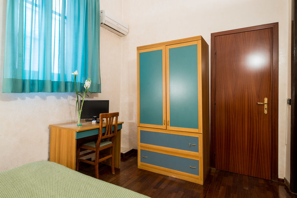 Hotel Italia Palermo Bagian luar foto